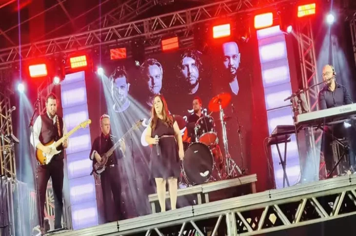 Com clássicos do Queen e Van Halen, banda “Estação Vintage”está se apresentando neste momento, no Sesc Thermas Prudente; Gratuito!