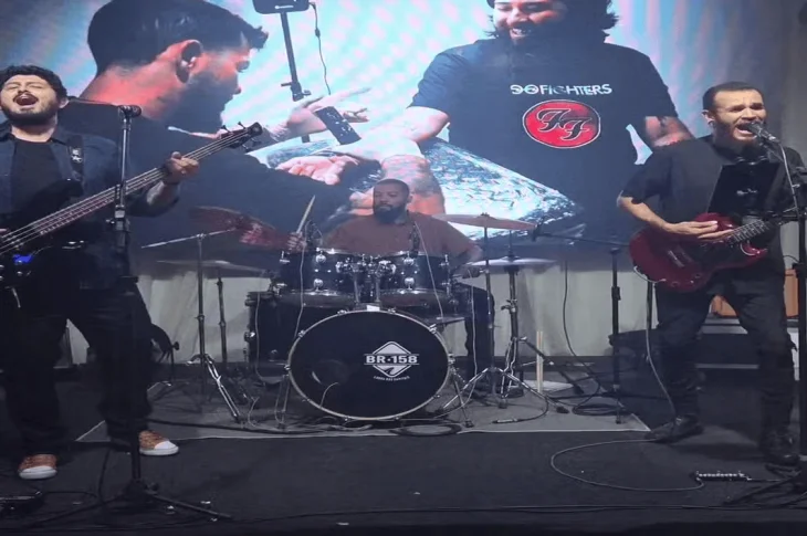 Com exposições, praça de alimentação e música ao vivo com a banda de rock BR-158, evento está acontecendo agora em Venceslau; Até às 22h!