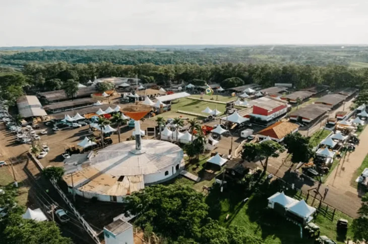 Com palestras, julgamentos de raças, leilões e exposição de animais, evento teve início hoje em Prudente; Segue até sábado!