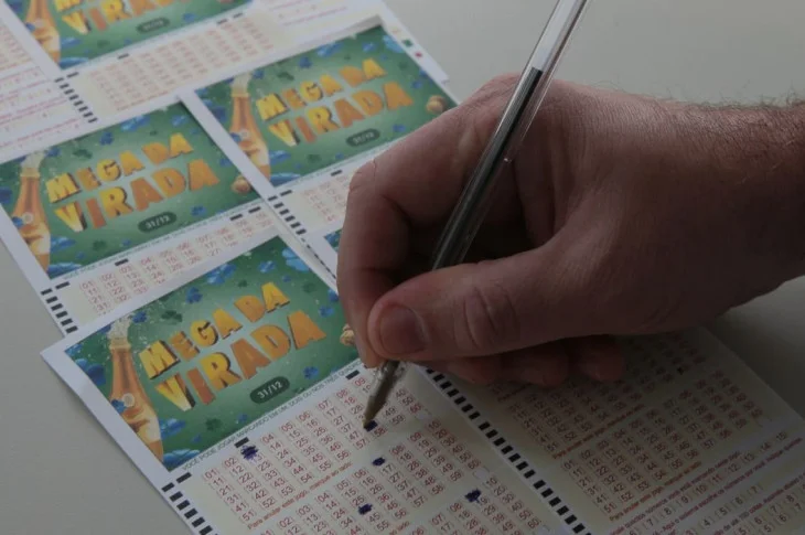 Com prêmio de R$ 350 milhões, começam apostas para Mega da Virada