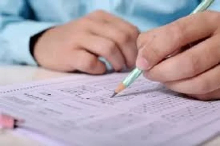 Concursos públicos e processos seletivos oferecem vagas de trabalho na região
