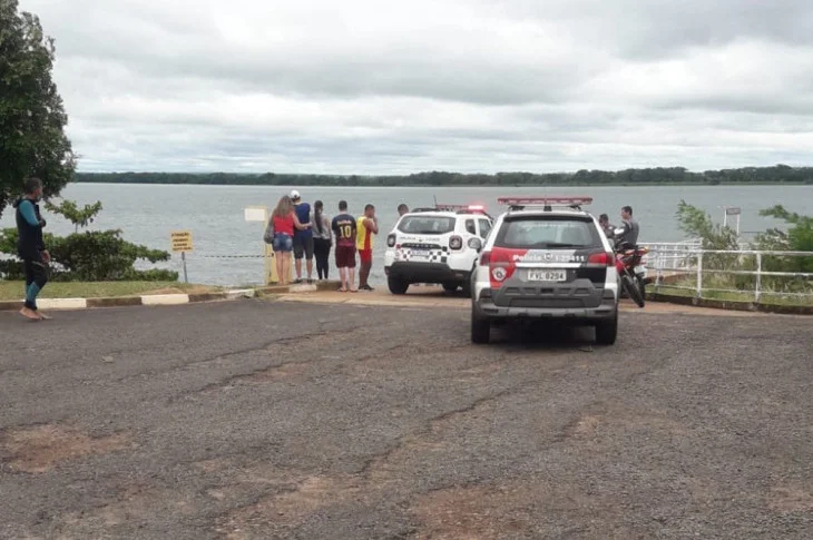 Corpo de homem de 35 anos é encontrado boiando no Rio Paraná, em Panorama