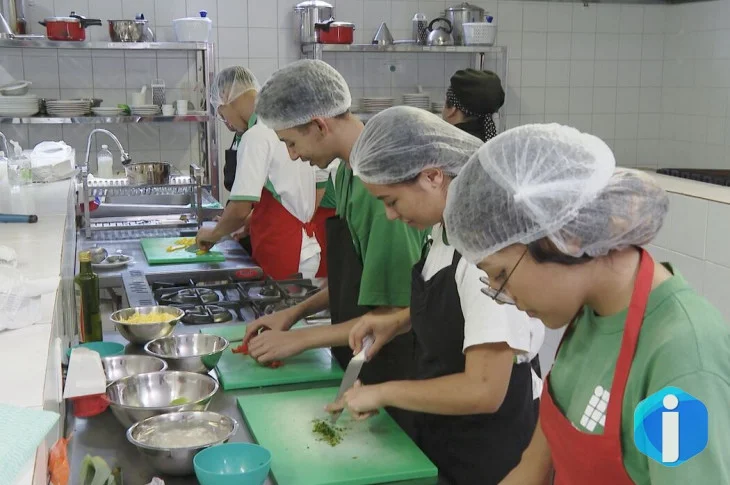 Desemprego até maio cai para 5,6%, o menor já registrado no período