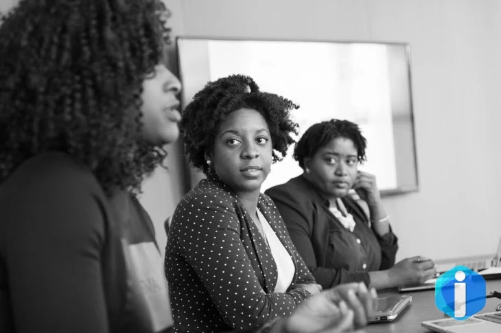 Desemprego entre mulheres negras jovens chega a 24,7%, aponta estudo
