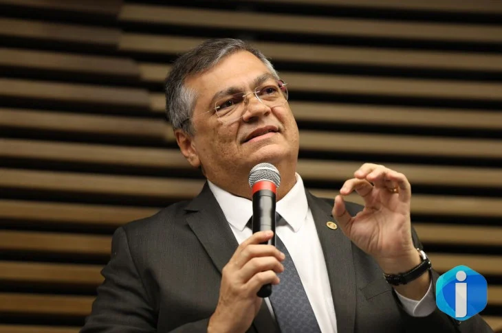 Dino cita Master e determina revisão de regras da CVM