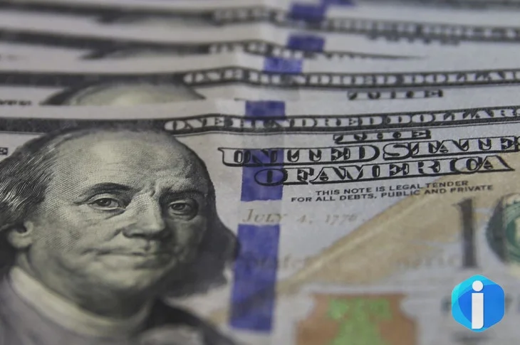 Dólar cai para R$ 5,07, no menor nível em um mês