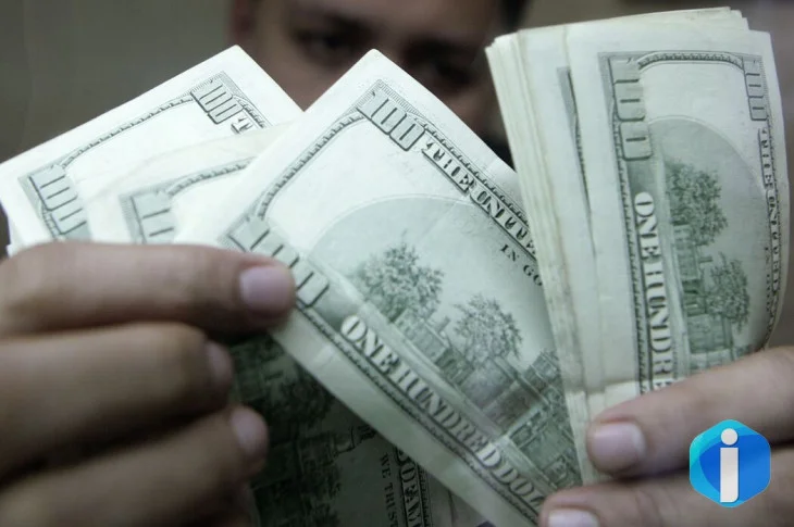 Dólar fecha estável, mas acumula queda de 1,82% em julho