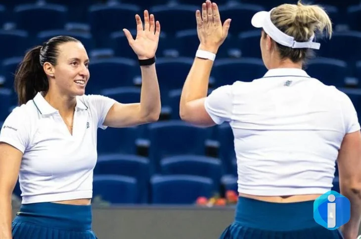 Dupla de Stefani bate campeãs olímpicas e avança à semi em Pequim