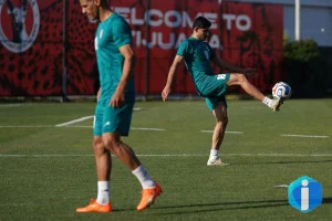 Em carta deixada em vestiário, seleção iraniana pede paz entre nações