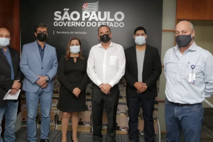 Em São Paulo, prefeita Rute pede liberação para construção de casas populares em Caiuá