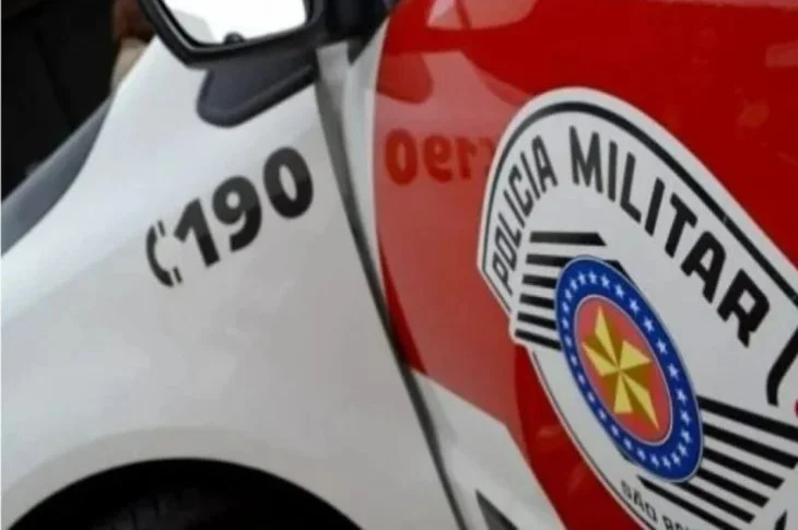 Embriaguez ao Volante; Motorista colide em veículos, tem vidro do carro quebrado e se esconde na casa de amigo, em Prudente