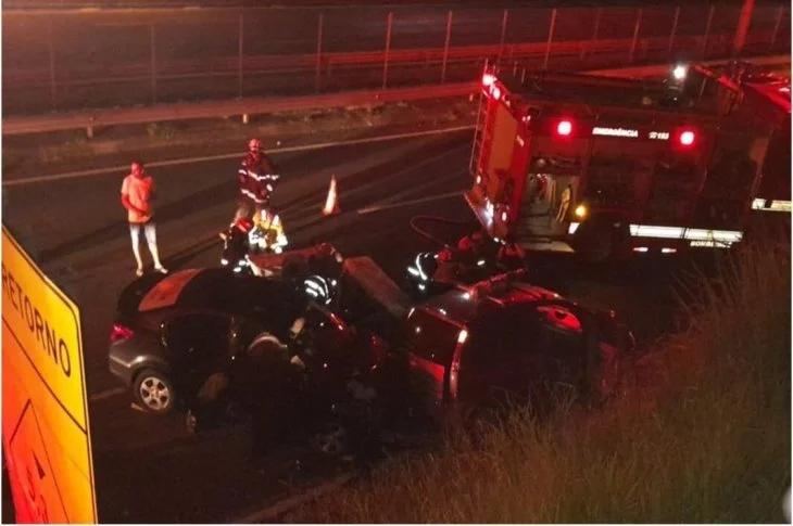 Engavetamento envolve três veículos após motorista sofrer mal súbito na Rodovia Raposo Tavares, em Presidente Prudente