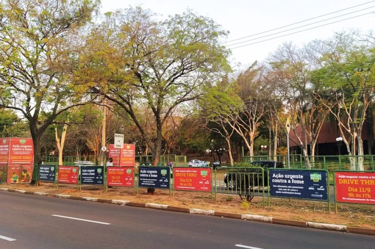 Entidades do comércio organizam drive-thru para arrecadar alimentos em Prudente