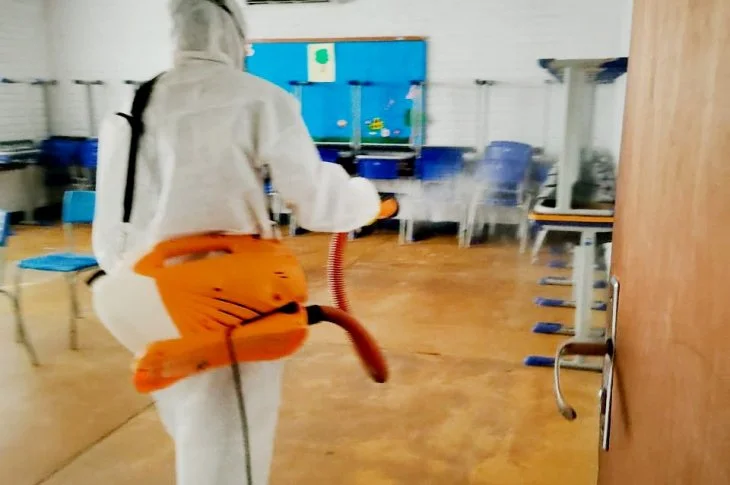 Escolas da Rede Municipal de Caiuá passam por sanitização