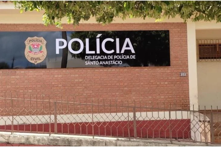 Esposa suspeita de assassinar o próprio marido a facadas perde o benefício da liberdade provisória e volta a ser presa