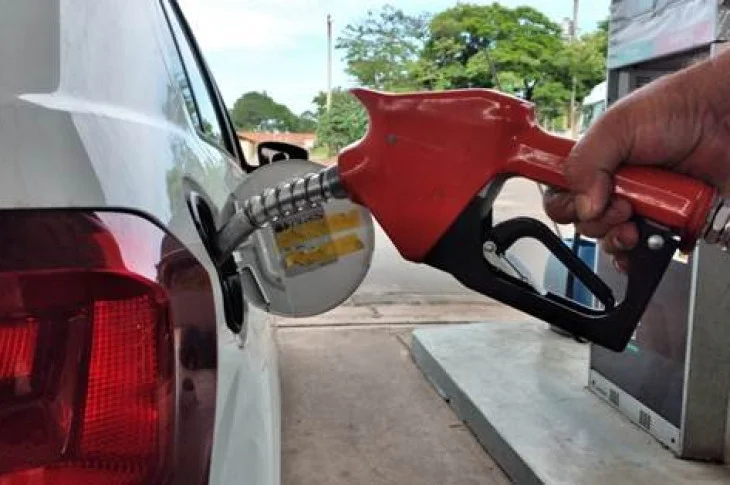 Estado reduz ICMS da gasolina para 18% em busca de segurar o preço nas bombas