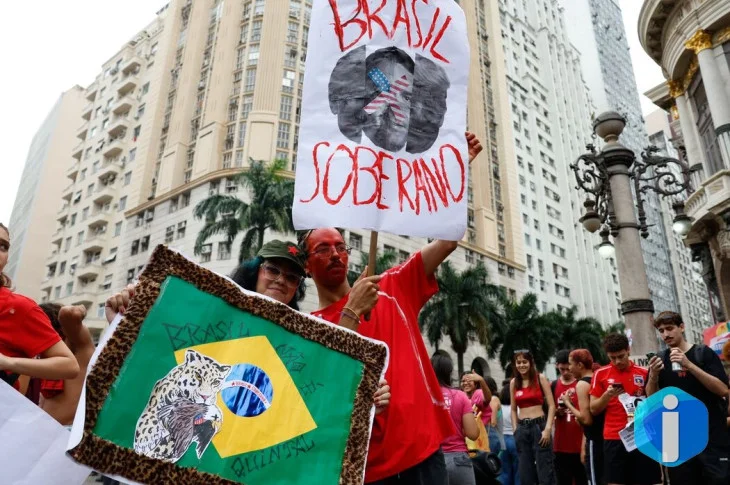 Estudantes fazem ato no Rio de Janeiro em defesa de voto em Lula