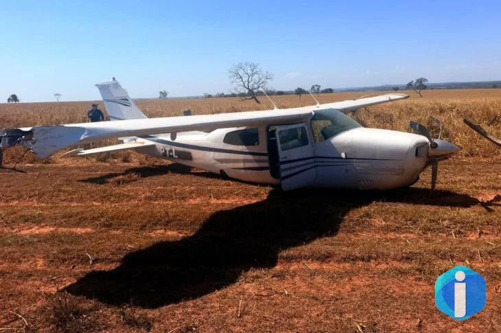 FAB intercepta aeronave suspeita vinda da Bolívia