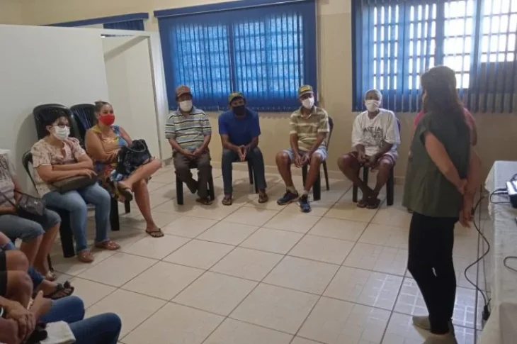 Famílias participantes do programa Renda Cidadã acompanham reuniões no Cras de Presidente Venceslau