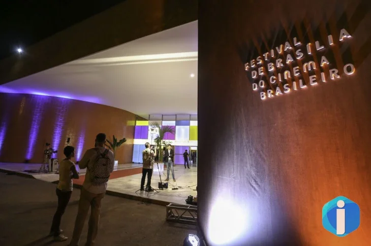 Festival de cinema de Brasília é cancelado; classe artística repudia