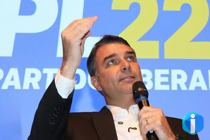 Filho mais velho de Bolsonaro, Flávio disputa a Presidência pelo PL