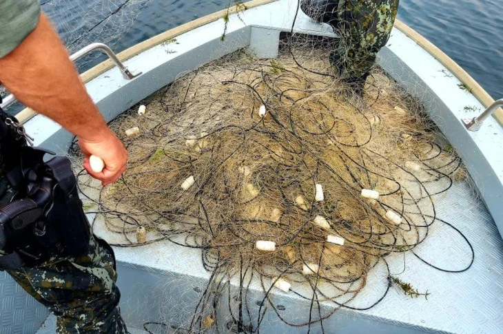 Fiscalização apreende 350 metros de redes de pesca armadas irregularmente no Rio Paraná
