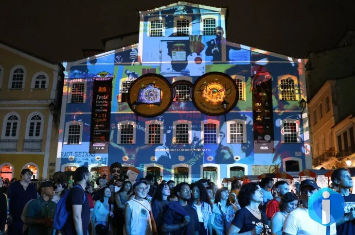 Flipelô começa em Salvador com música, poesia e grande participação