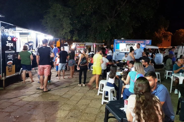 Food trucks devem retornar durante o segundo final de semana da Vila Natal, em Presidente Venceslau