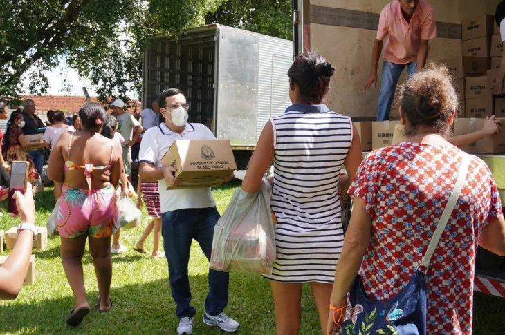 Fundo Social de Solidariedade e Secretaria de Assistência Social de Presidente Venceslau entregam cestas para famílias atendidas neste Natal