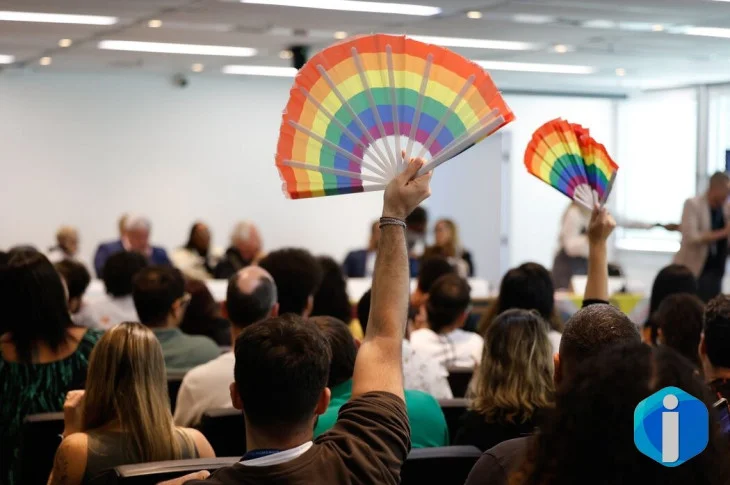 Governo diz que vai acertar salários do programa Rio Sem LGBTIfobia