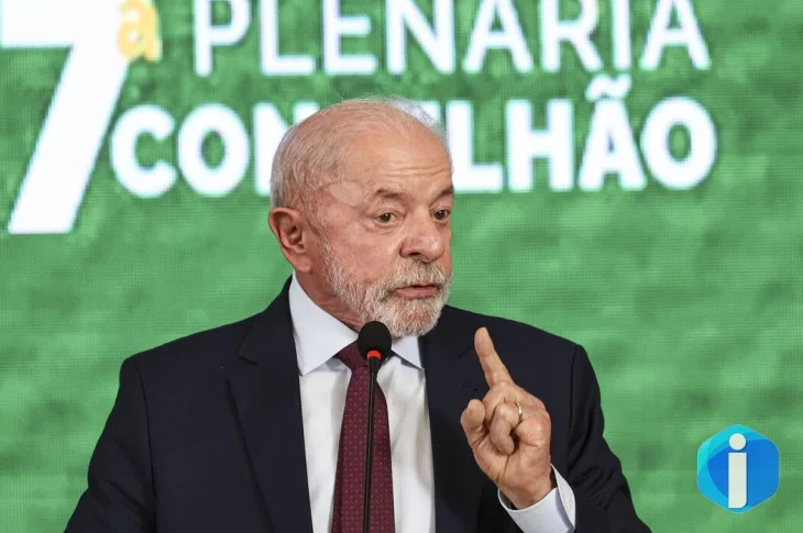 Governo estuda devolução de celular roubado nos Correios, diz Lula