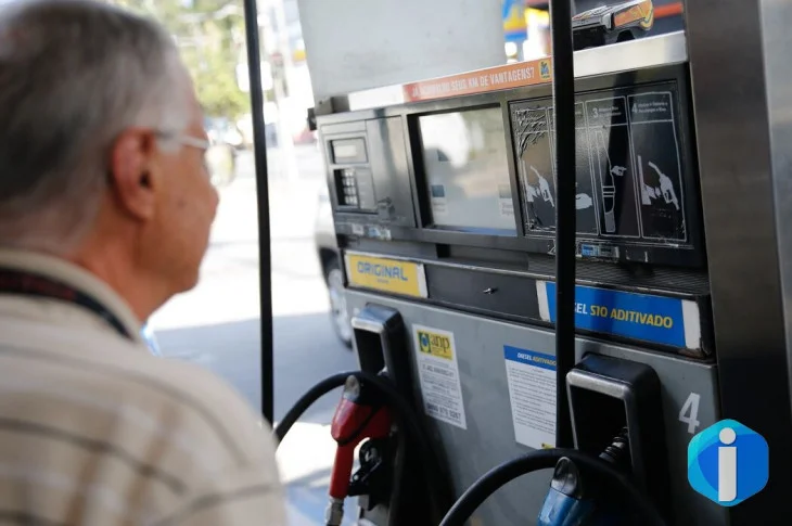 Governo prorroga por um mês subvenção de R$ 2,12 ao diesel