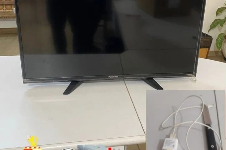 Homem é preso suspeito de roubar televisão e carregador de celular em Santo Anastácio