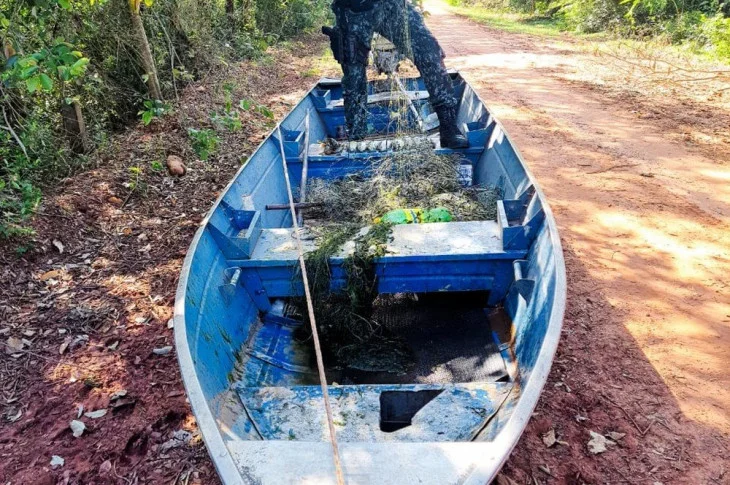 Homem recebe multa de mais de R$ 1 mil ao ser flagrado com petrecho não permitido para pesca amadora e peixes