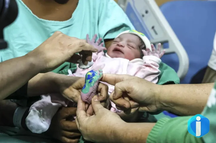 Hospitais do Rio homenageiam bebês que nascem durante a Copa
