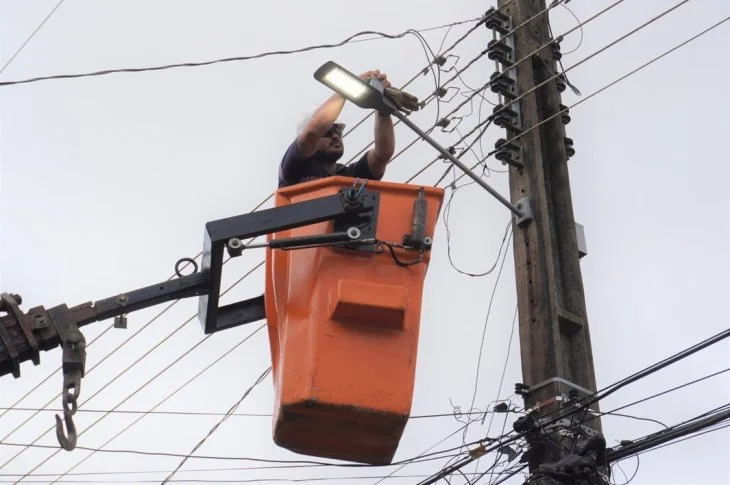 Iluminação Nova; Iniciada troca de 1,5 mil luminárias em bairros de Presidente Venceslau