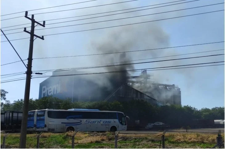 Incêndio atinge barracão de empresa de produtos agropecuários em Presidente Prudente