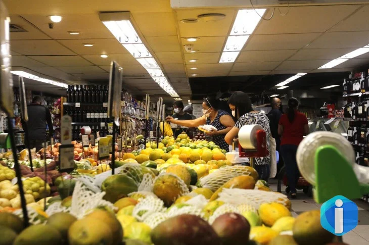 INPC, inflação que corrige salários, acumula 4,29% em 12 meses