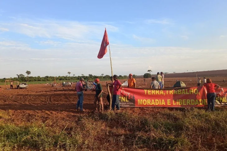 Integrantes da Frente Nacional de Luta ocupam fazenda em Euclides da Cunha Paulista