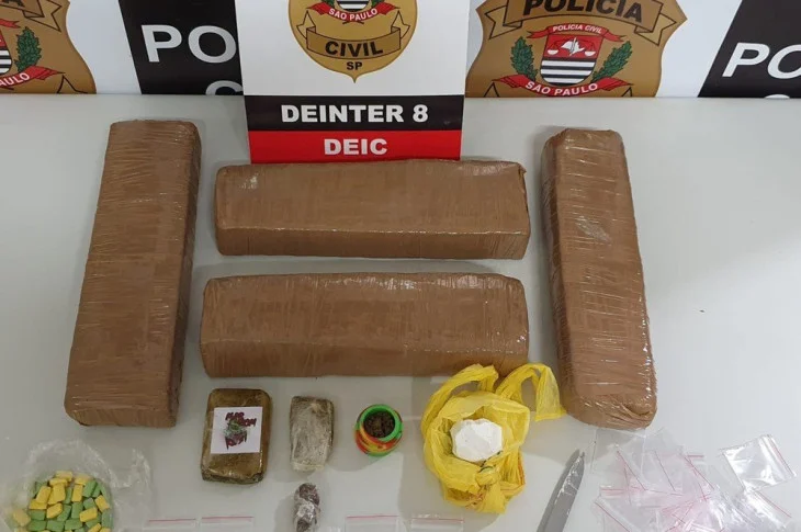 Investigação identifica suspeitos de traficar drogas e localiza maconha, cocaína, haxixe e compridos de ecstasy em Venceslau