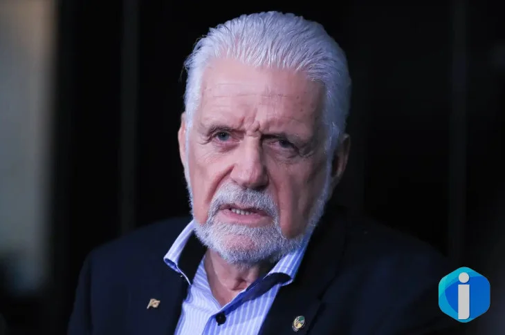 Jaques Wagner anuncia saída da liderança do governo no Senado
