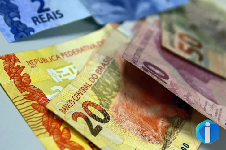 Juros para famílias sobem em agosto e inadimplência chega a 6%