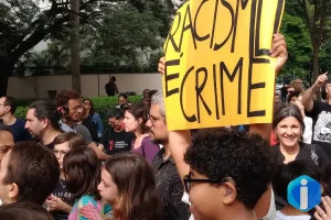 Justiça condena shopping paulista por discriminação racial