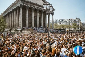 Lavagem de Madeleine exalta cultura afro-brasileira em Paris
