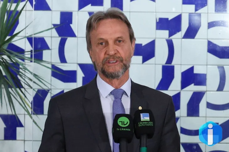 Líder do PT passa mal e Câmara suspende votações