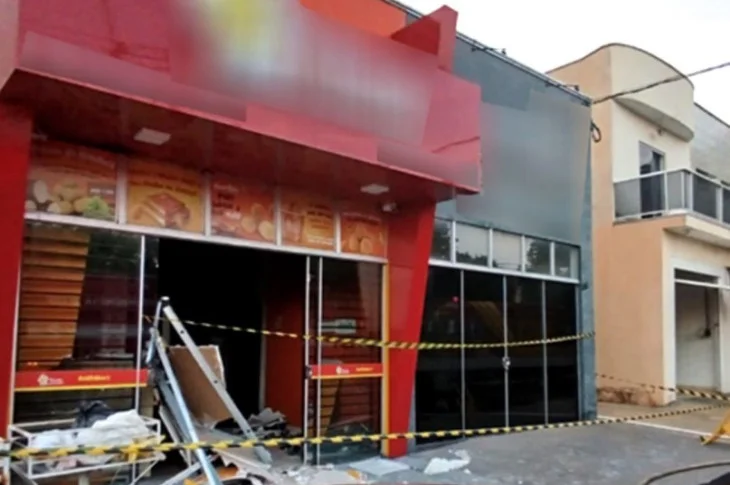 Loja de salgados explode e deixa três pessoas feridas em Teodoro Sampaio