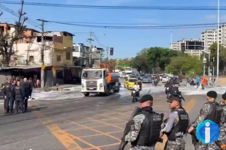 Manifestações contra ação da polícia bloqueiam vias do Rio