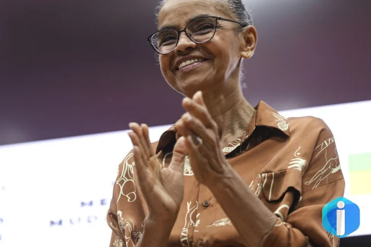 Marina Silva recebe maior condecoração da França em Brasília