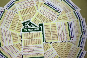 Mega-Sena: Ninguém acerta os seis números e prêmio acumula em R$ 70 milhões