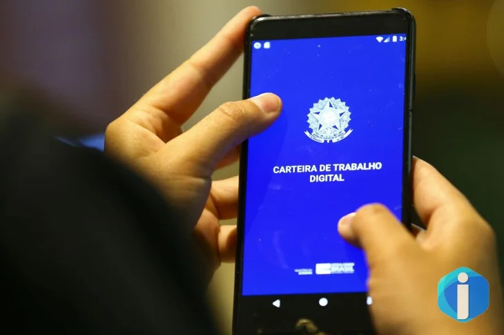 Mercado de trabalho formal cresce 2,6%; serviço público puxa alta